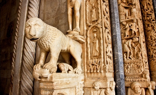 portaal laurentius kathedraal Trogir Kroatie