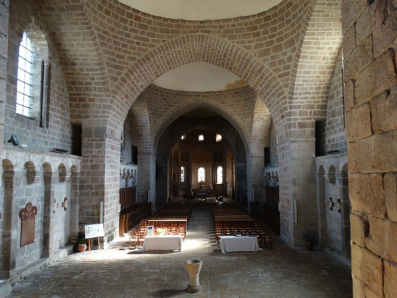 kerkbinnen2